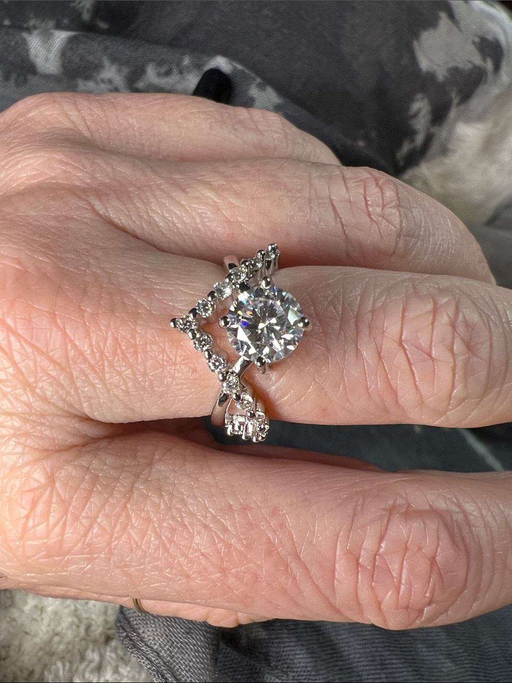Sterling Silver 925 beautiful Moissanite Diamond ring